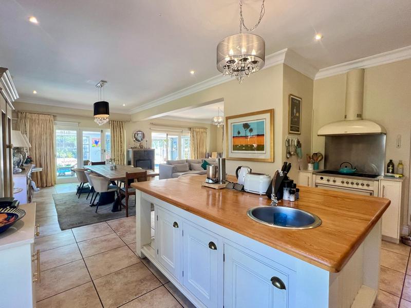 4 Bedroom Property for Sale in Tarragona Western Cape